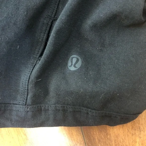 Lululemon it’s a tie tee shirt - Picture 3 of 3